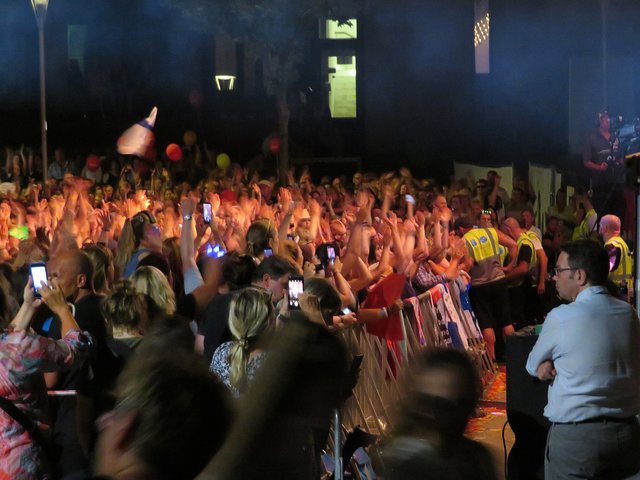 Erste Hilfe in der ersten Reihe | Foto: Brigitte Melder