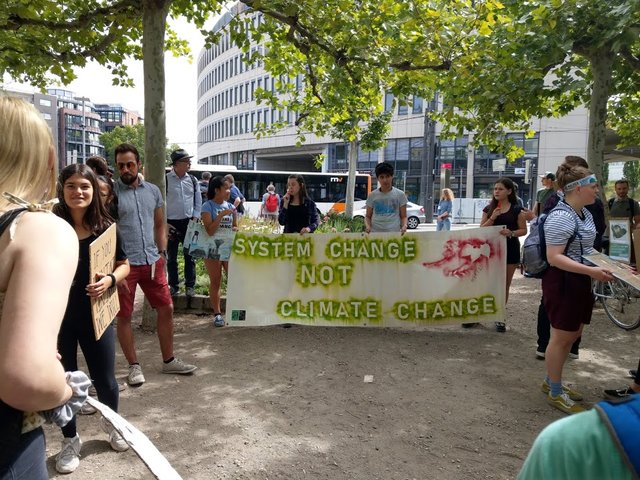 "Systemwandel statt Klimawandel". | Foto: BAS