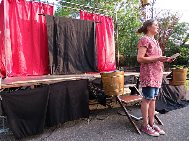 Elke Ruby heißt die Gäste Willkommen | Foto: Brigitte Melder