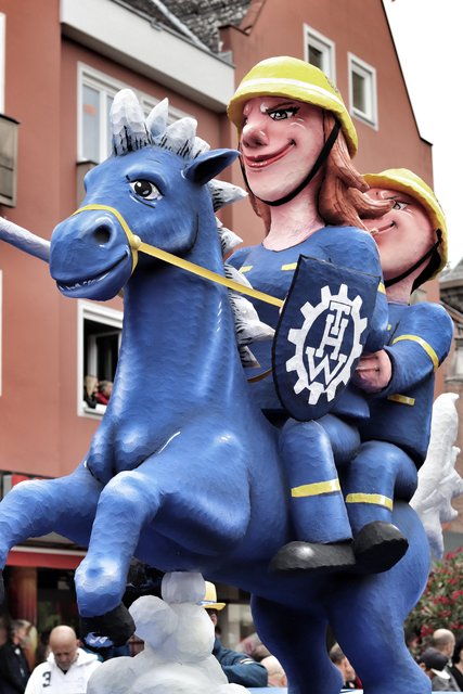 Das THW bekämpft den Katastrophen-Drachen. | Foto: Bauer