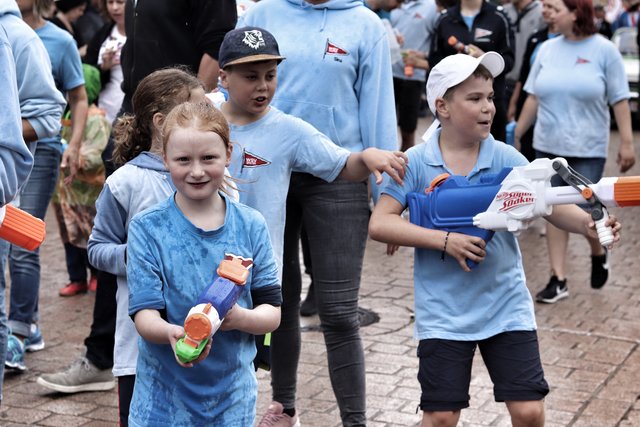 Wenn die Zuschauer eh schon nass sind... | Foto: Bauer