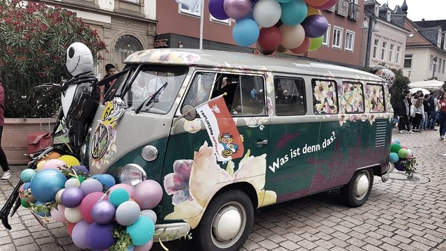 Mit buntem Bully durch Speyer | Foto: Sitzler