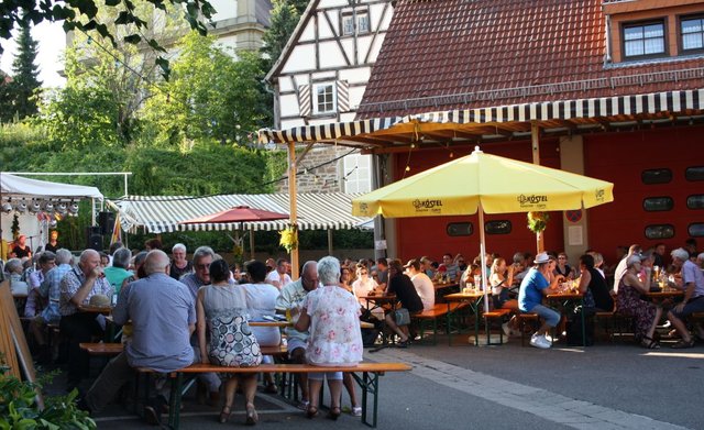 Das Burgfest ist weit über die Ortsgrenzen bekannt und erfährt deshalb großen Zulauf.