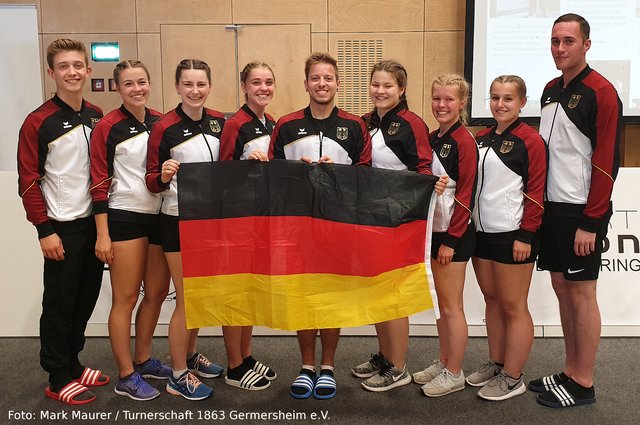 vlnr: Mark, Bianca, Sarah, Annalena, Pascal, Simone, Sabrina, Fabienne und Dominik (Benjamin Schmitz fehlt) | Foto: Mark Maurer