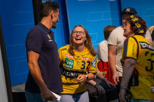 BGV-Saisoneröffnung der Rhein-Neckar Löwen - für ein paar glückliche Fans gab's am Ende doch noch ein Selfie | Foto: Paul Needham