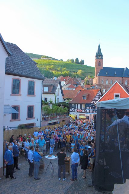 Eröffnung am Freitag vor wunderschöner Kulisse.   | Foto: Pacher