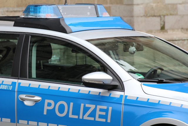 Blödmänner haben sich in der heutigen Nacht auf dem Kreisverkehr zwischen Großkarlbach und Gerolsheim ausgetobt. Vielleicht hat jemand was gesehen - die Polizei wäre für Hinweise dankbar.  | Foto: Pixabay