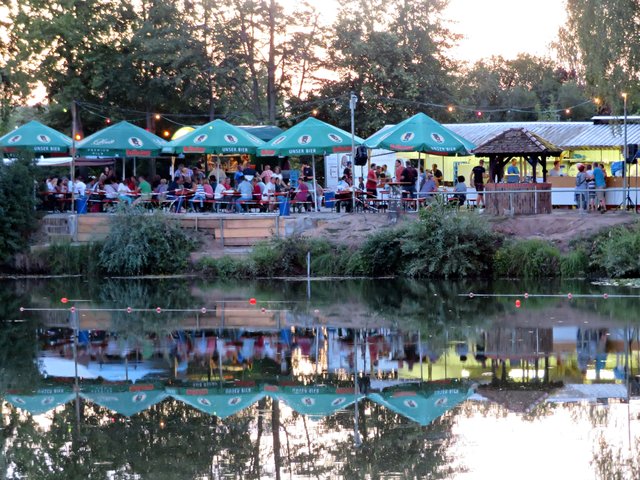 Spiegelung im Wehlachweiher | Foto: Brigitte Melder