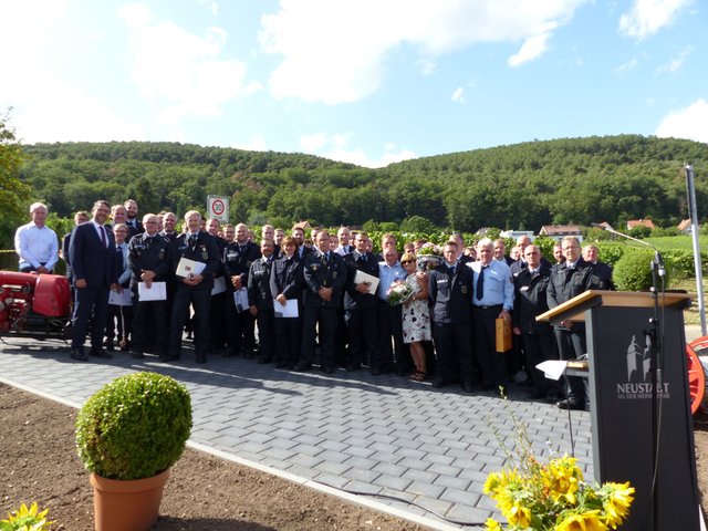 Ehrungen und Beförderungen | Foto: Medienteam Feuerwehr Neustadt