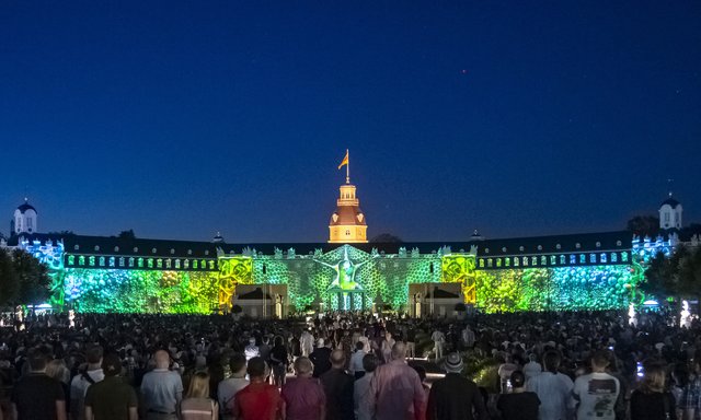 Das Karlsruher Schloss erstrahlt wieder. Foto: Artis/ Uli Deck