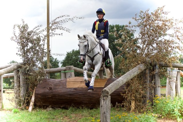 Lisa Hemmer mit ihrem Forstmeister | Foto: ha