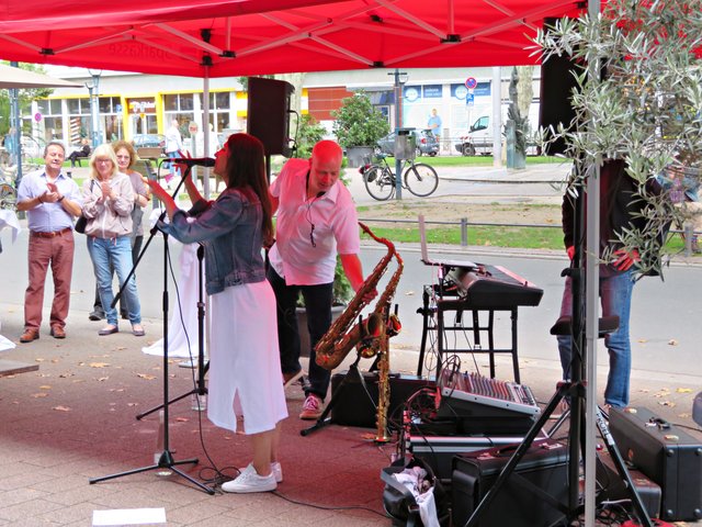 Silke Hauck bedankt sich beim Publikum | Foto: Brigitte Melder