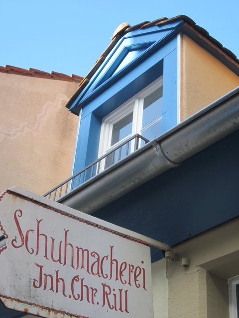 Neu eröffnet wurde im Juni das kleine Schuhmacherhaus in der Klosterstraße mit historischer Werkstatt und einer Ausstellung. 
 | Foto: Max Trinter