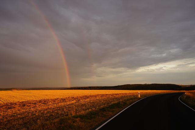 Regenbogen im Sonnenuntergang
Aufgenommen beim Kreuzhof | Foto: Stephen Wüstenberg Photographie - Wartenberg-Rohrbach