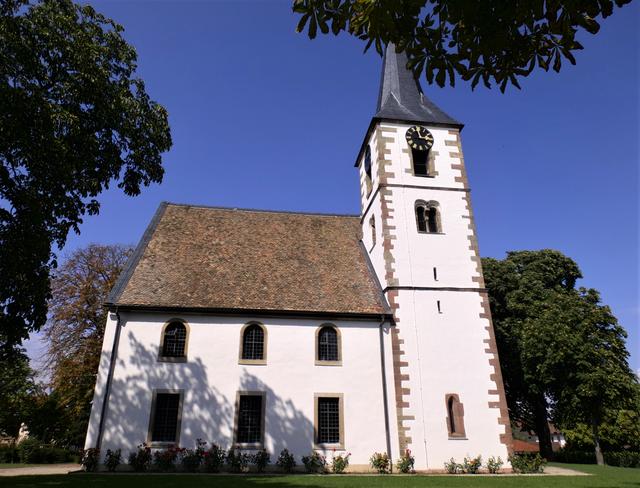 Protestantische Kirche in Friedelsheim im Spätsommer