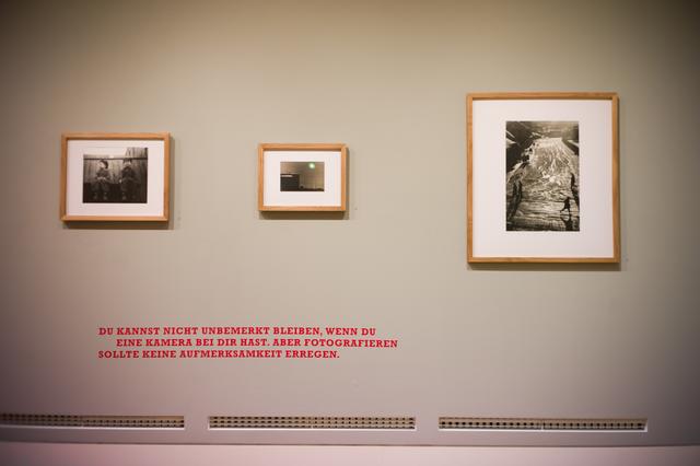 Blick in die Ausstellung KOSMOS. | Foto: Christian Gaier