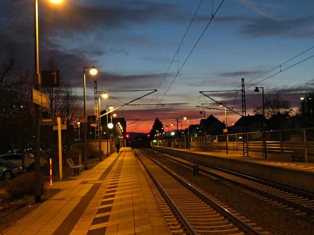 Abends am Böhler Bahnhof | Foto: Brigitte Melder