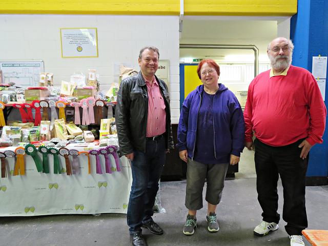 Bernd Graf mit Frau Czeczor-Bauer und Ehemann Bauer | Foto: Brigitte Melder
