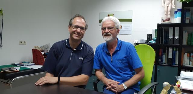 Gemeinsam in der Praxis: Dr. Udo Winter und sein Vorgänger Dr. Klaus Stahler (v.l.)
