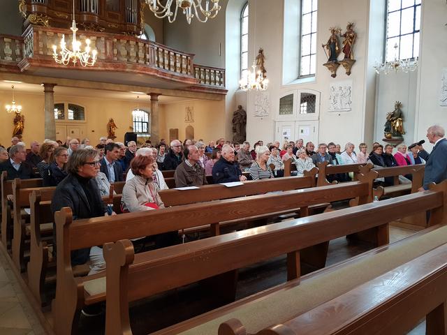 85 Besucher waren der Einladung zur Kirchenführung gefolgt.  | Foto: Nadia Ries (ris)