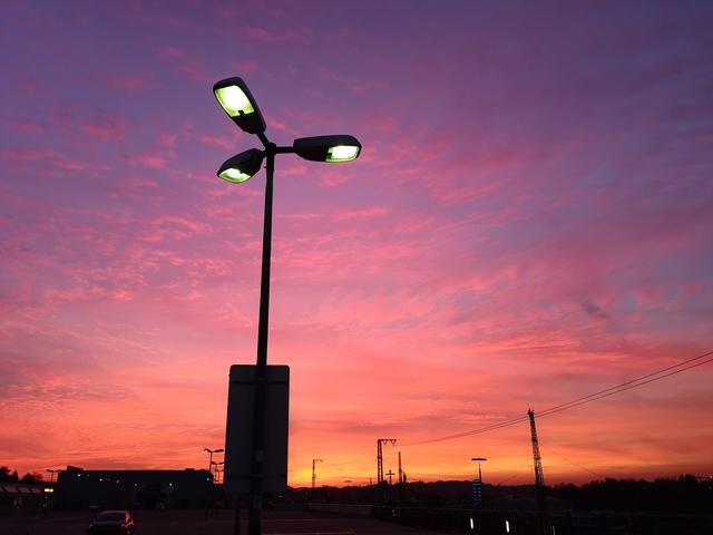 "see the light" in Kaiserslautern im September 2018 fotografiert, nähe Hbf. Ein  Licht in wunderbarem  Licht an diesem Abend. 