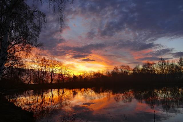März
Farbrausch kurz vor Sonnenaufgang am Wehlachweiher I, Haßloch
