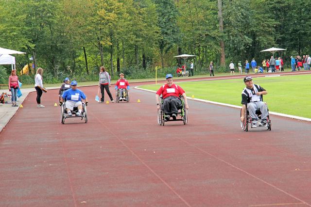 Die Teilnehmer im sportlichen Wettkampf  | Foto: Layes