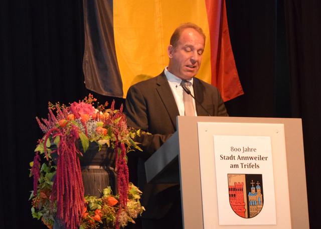 Den Reigen der Grußworte eröffnete Staatssekretär Randolf Stich in Vertretung von Ministerpräsidentin Malu Dreyer. | Foto: Bender