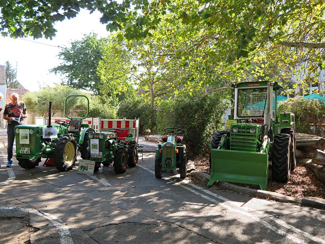 John Deere Fahrzeuge top gepflegt | Foto: Brigitte Melder