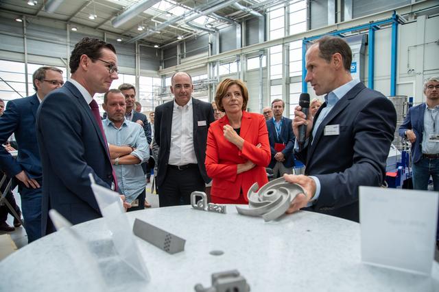 Wie lebt ein Unternehmen Nachhaltigkeit? Die KSB zeigte dies an einzelnen Stationen während der Pressereise.  | Foto: KSB