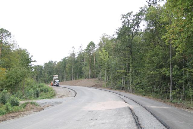 Die K3520 und der parallel verlaufende, erstmals durchgängige Radweg | Foto: Heike Schwitalla