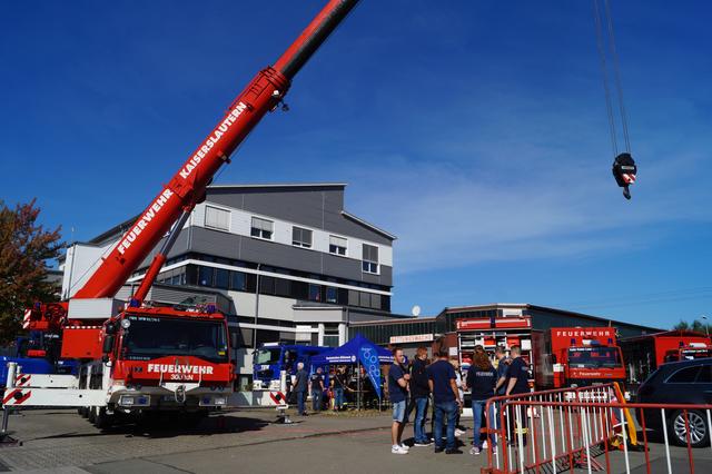 Die Feuerwehr Kaiserslautern war mit großem Gerät vor Ort | Foto: Walter