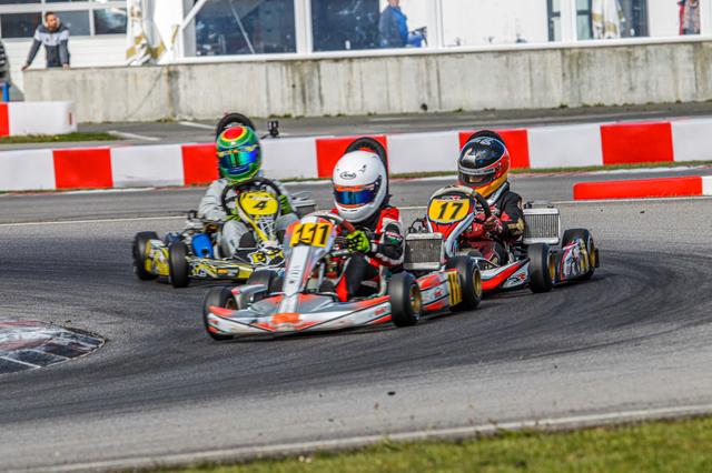 Dreikampf während des Rennens | Foto: Denis Petermann