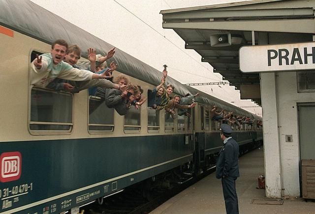 Zug in die Freiheit (Doku, Deutschland 2014): Historische Zugfahrt der Prager Botschaftsflüchtlinge Foto: Pascal George / ps