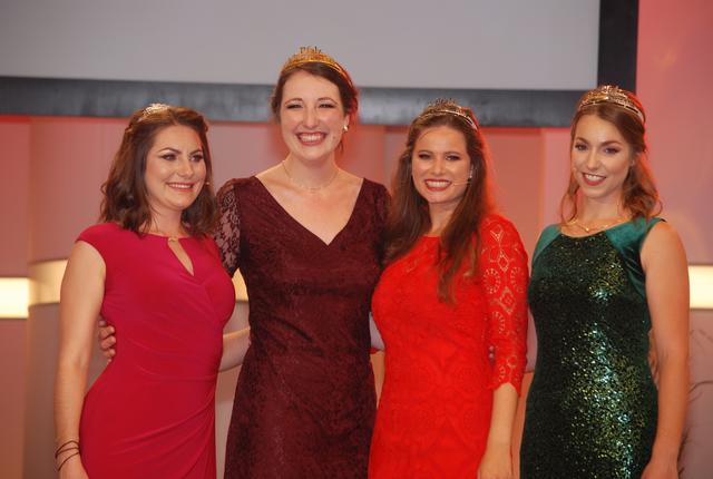 Wunderbare Repräsentantinnen des Pfälzer Weines: Rosa Rummel aus Landau-Nussdorf, Anna-Maria Löffler aus Haßloch, Tamara Fränzle aus Meckenheim und Christina Fischer aus Göcklingen. | Foto: Markus Pacher