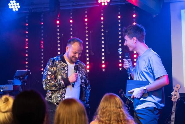 John Erfurt (links) wird von Jonathan Seltmann begrüßt Foto: PS