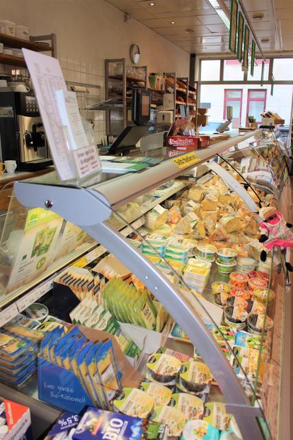 Die attraktive Käsetheke im Abraxas. | Foto: E.Bender