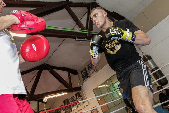 Trainingskampf mit Vater Bernd Bauer | Foto: Paul Needham