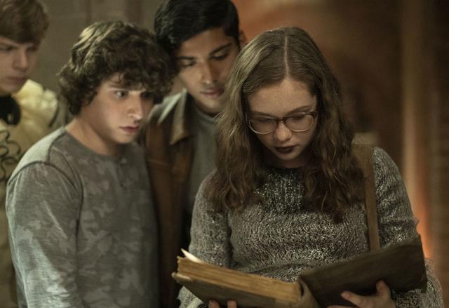 „Scary Stories to Tell in the Dark“ steht dann am 30. Oktober auf dem Programm.