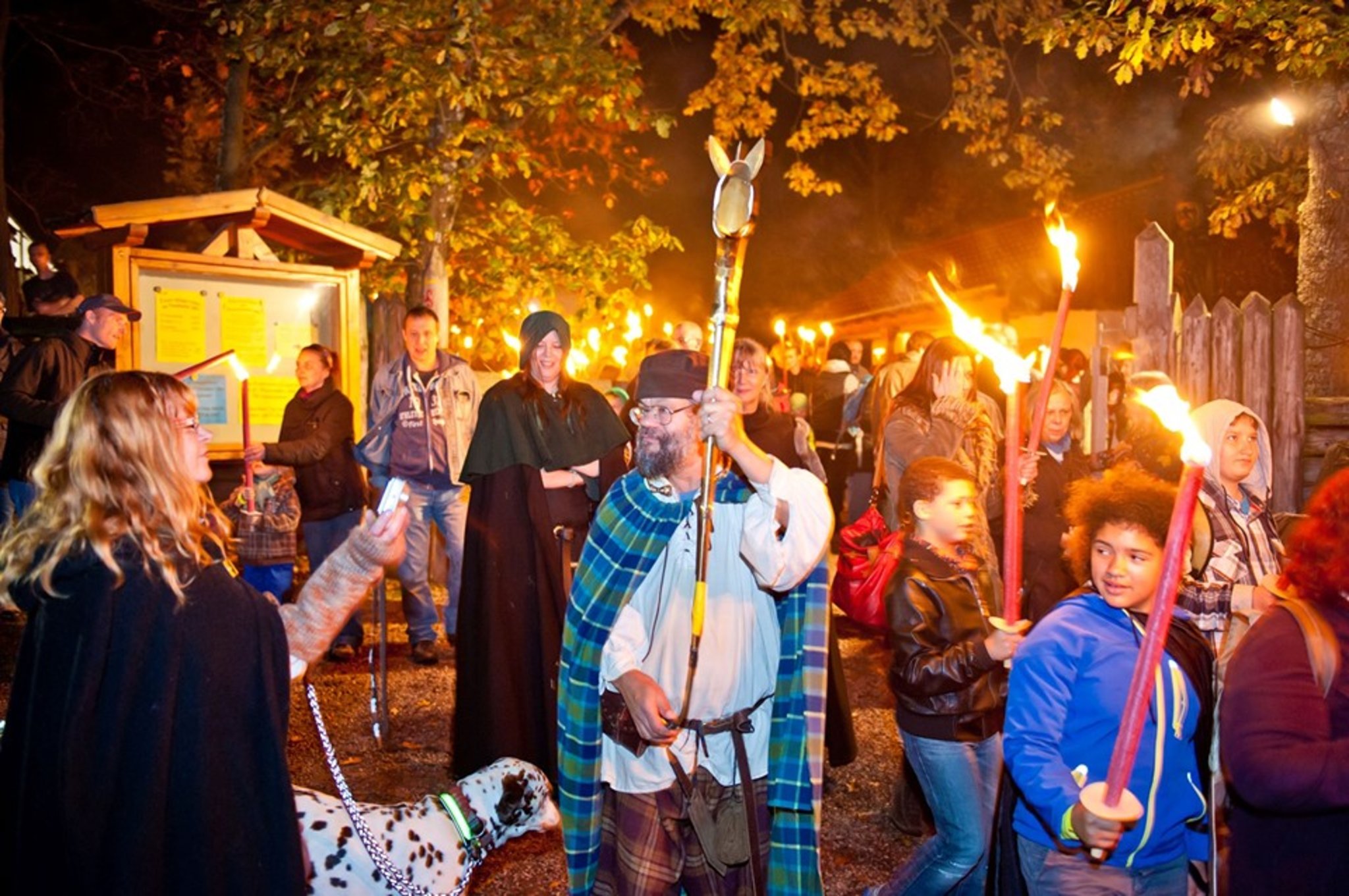 Stimmungsvolle Samhain-Feier am 31. Oktober im Keltendorf Steinbach: Wenn wilde Kelten feiern ...