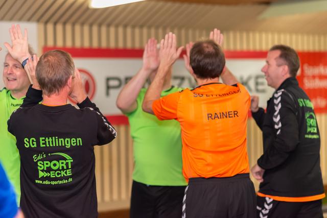 Große Freude über den toll herausgespielten Auswärtssieg | Foto: SG Ettlingen