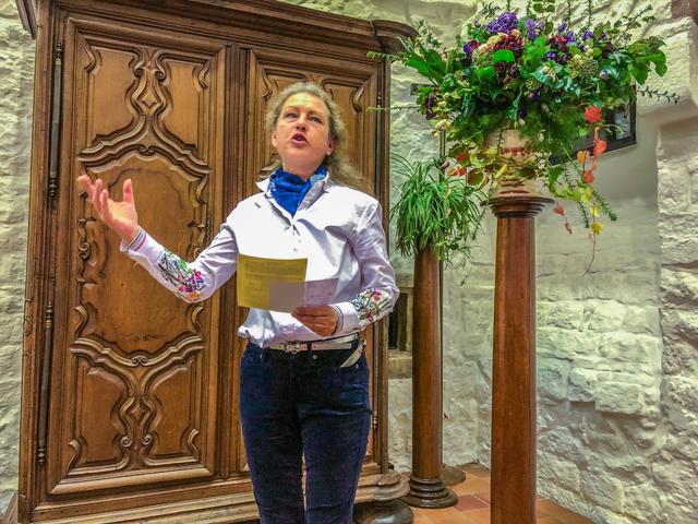 Barbara Siebert Schriftführerin des Vereins Freundeskreis Kloster Klingenmünster e.V. bei der Eröffnungsrede. | Foto: Foto Z.H 19