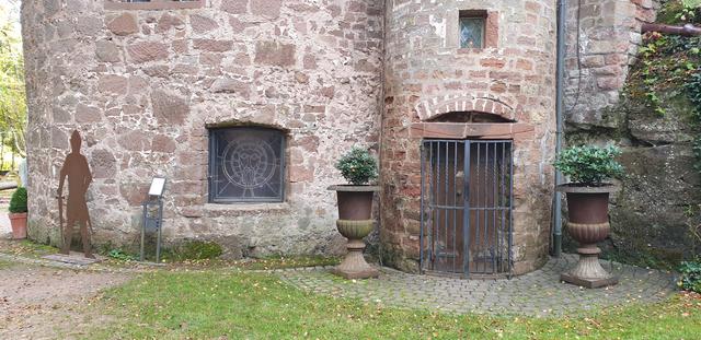 Die Burg Berwartstein ist die einzige noch bewohnte Burg im Wasgau | Foto: Jens Vollmer