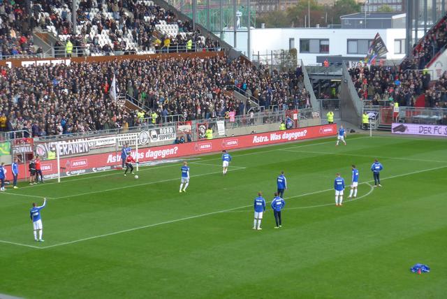 Warmmachen vor dem Spiel | Foto: jow