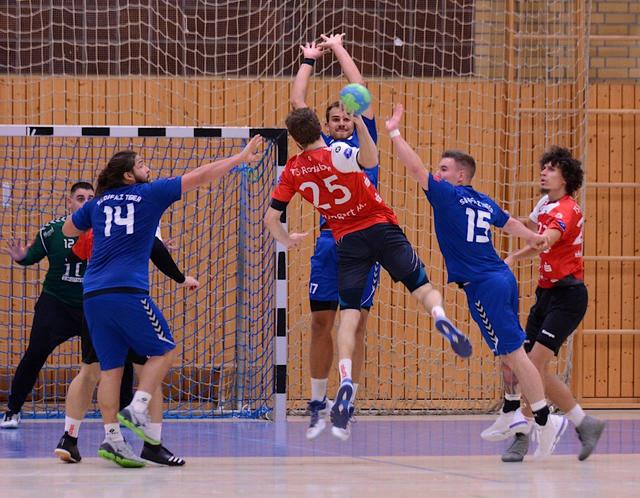 Gemeinsam ist die Abwehr stark:
v.l. Maximilian Geiger (Tor), Sebastian Latzko, Marc Seiberth und Lars Spielmann