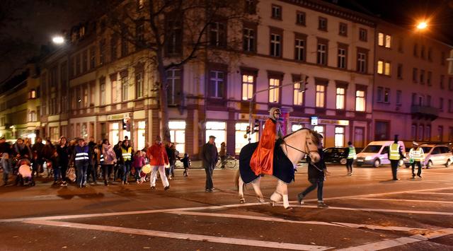 Zeichen setzen und das „Licht des Teilens“ weitertragen