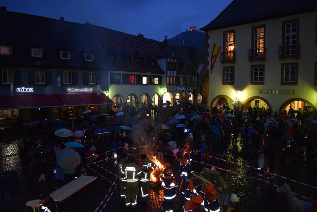 Und der Trifels leuchtet im Hintergrund. | Foto: Bender
