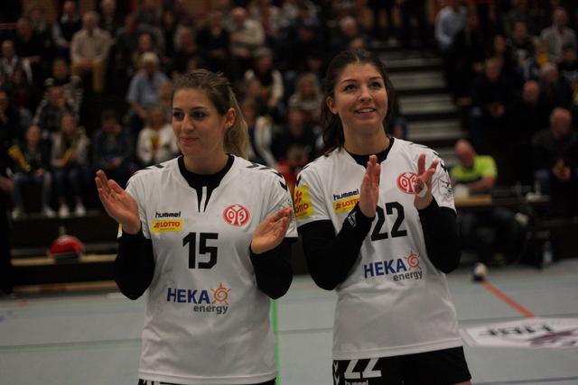 Larissa Platen, die von den Ketscher RED LADIES nicht zu halten war und in dder zweiten Hälfte nach Belieben marschieren durfte, erzielte die meisten Treffer bei Mainz 05. Grandiose Leistung, für den Autoren DIE Spielerin des Matches...Move on Larissa...

FotoArchiv Merkel+Merkel