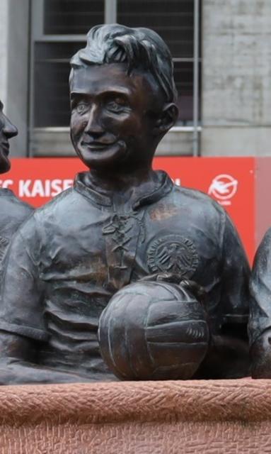 I = Fritz Walter
E = Hugo Ball
N = Johann Philipp Abresch
 | Foto: Ralf Vester