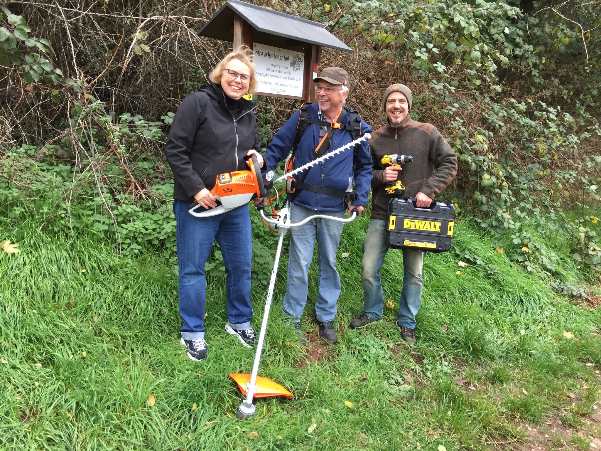 Pfalzerwaldverein Annweiler Am Trifels E V Arbeitsgerate Und
